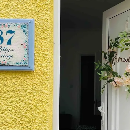 בית נופש Lilly's Cottage, Filey, Sleeps 8 פילי