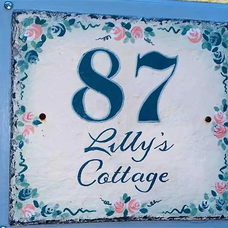 Lilly's Cottage, Filey, Sleeps 8 * פילי