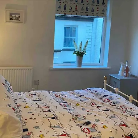 Lilly's Cottage, Filey, Sleeps 8 * פילי