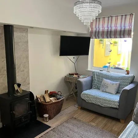 בית נופש Lilly's Cottage, Filey, Sleeps 8 *